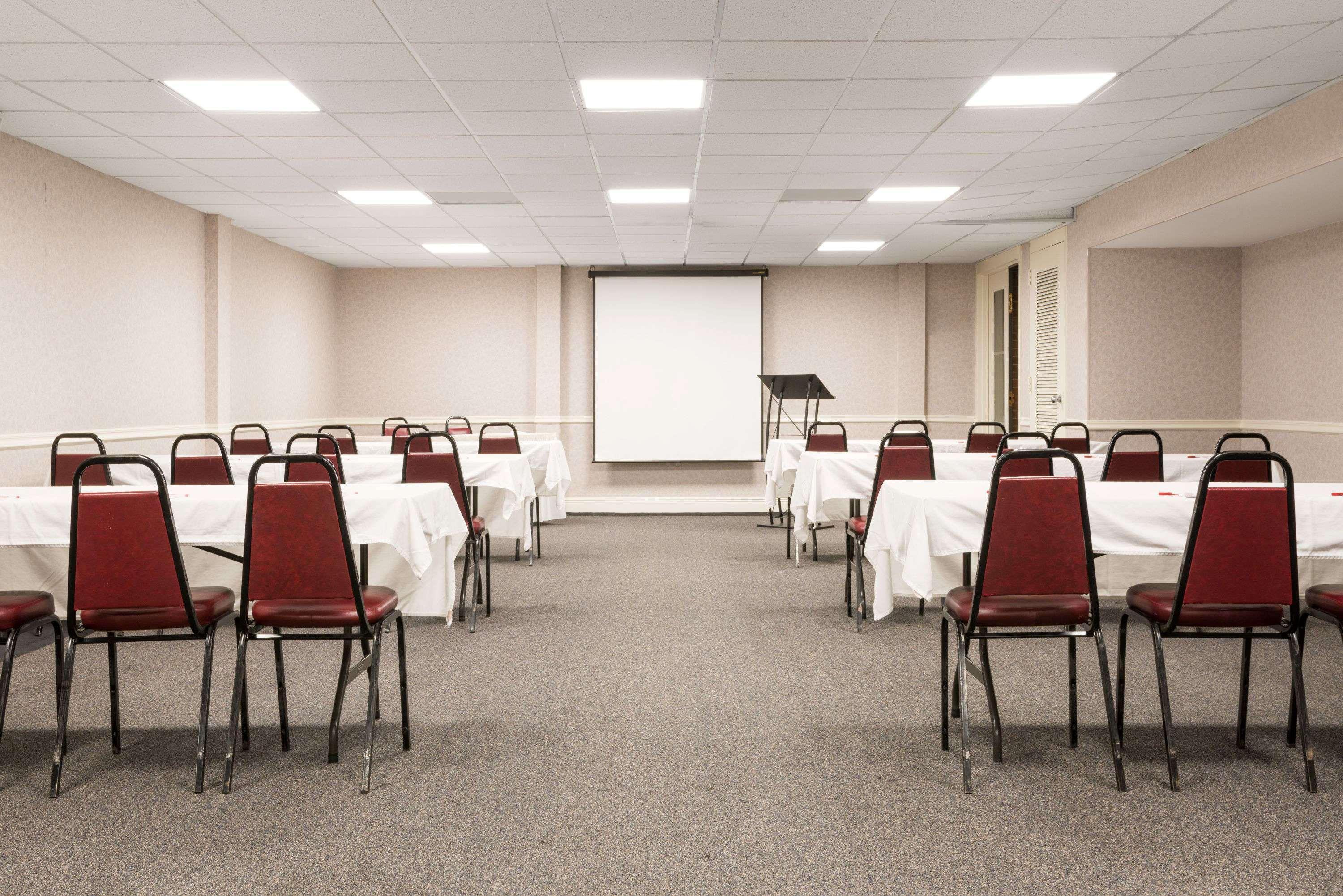 Ramada By Wyndham Paintsville Hotel & Conference Center Kültér fotó